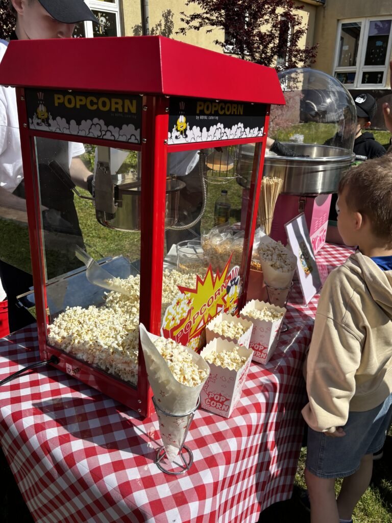 Stoisko z popcornem i watą cukrową - wynajem dla dzieci