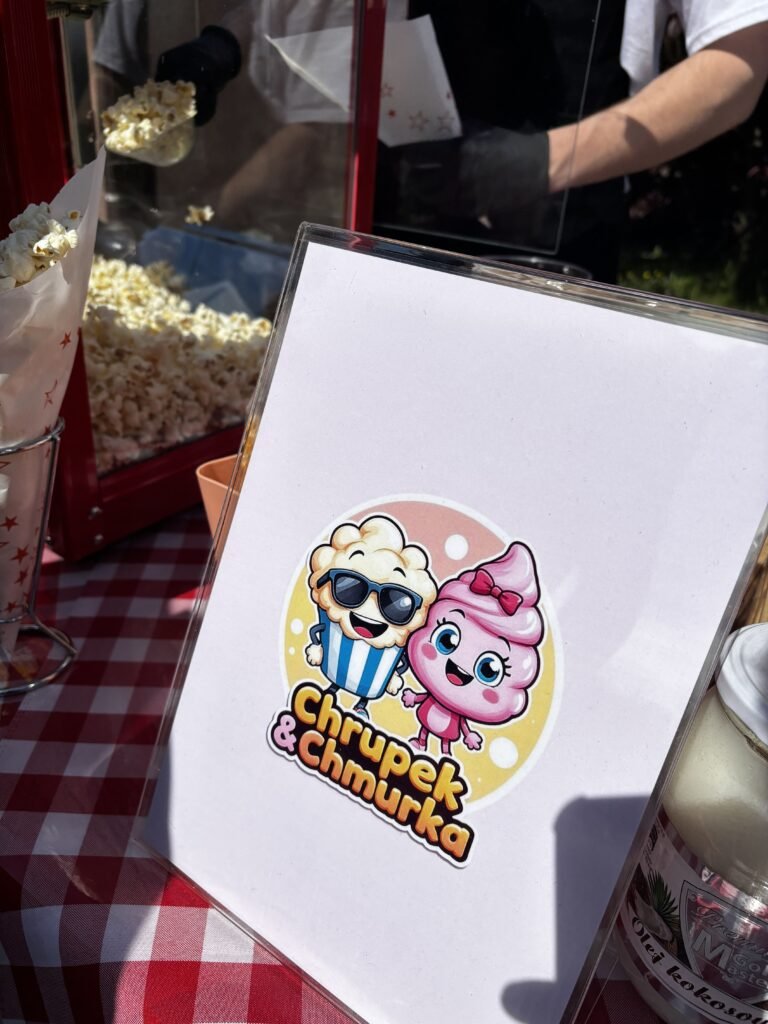 Chrupek i Chmurka - stoisko z popcornem i watą cukrową dla dzieci